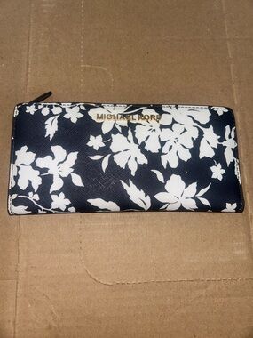 Michael Kors Navy and White Floral Zip Wallet